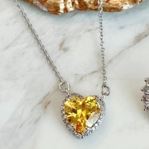 NWT DAZZLING HEART TOAST NECKLACE ADJUSTABLE PERFECT GIFT ITEM - Picture 3 of 5